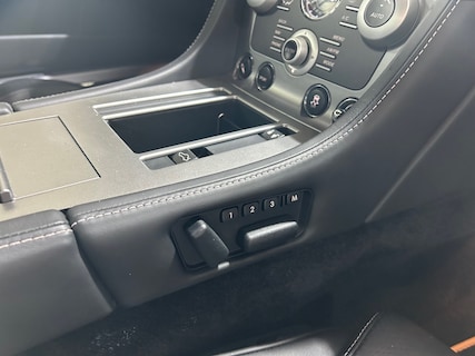 Aston Martin-DB9