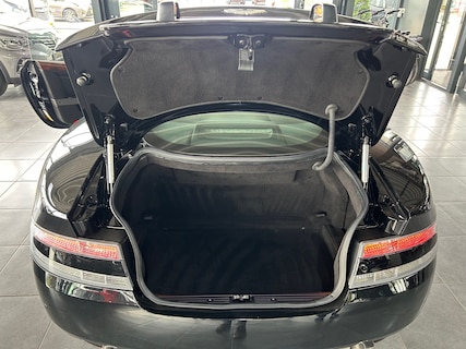 Aston Martin-DB9