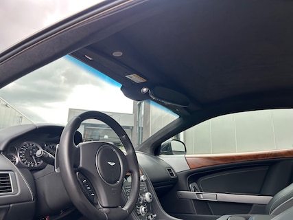 Aston Martin-DB9