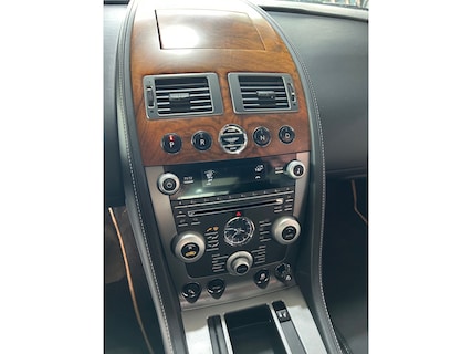 Aston Martin-DB9
