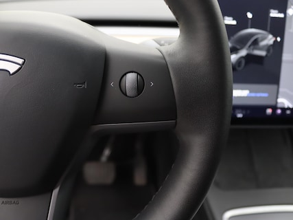 Tesla-Model Y