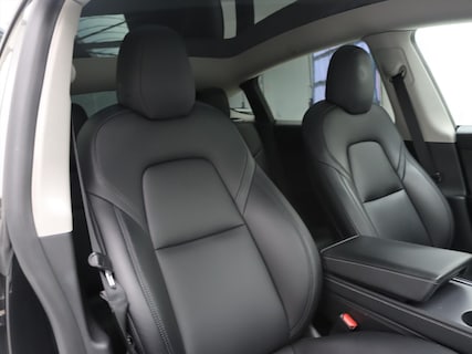 Tesla-Model Y