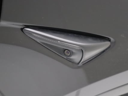 Tesla-Model Y
