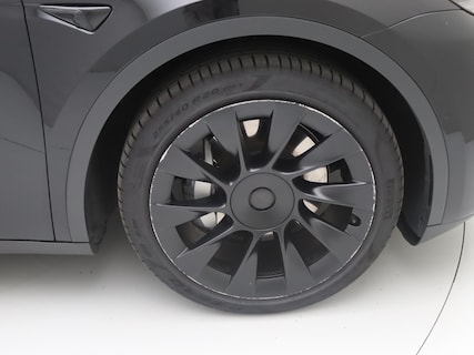 Tesla-Model Y