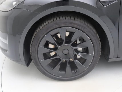 Tesla-Model Y