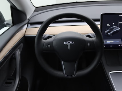 Tesla-Model Y
