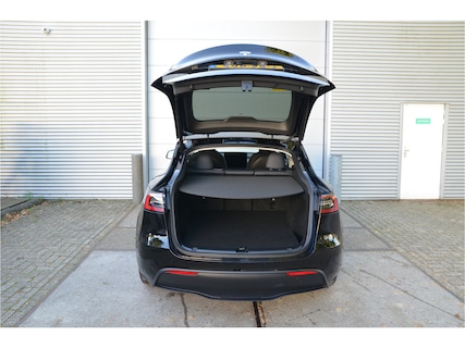 Tesla-Model Y