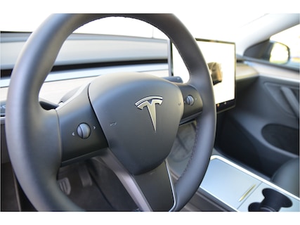 Tesla-Model Y