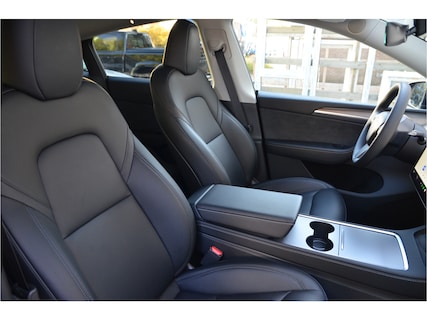 Tesla-Model Y