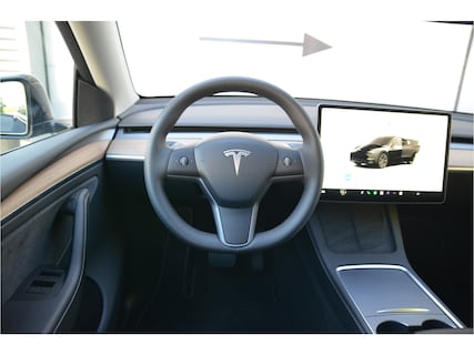 Tesla-Model Y