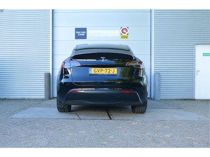Tesla-Model Y