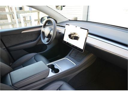 Tesla-Model Y
