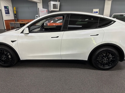 Tesla-Model Y