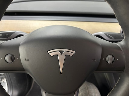 Tesla-Model Y