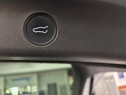 Tesla-Model Y