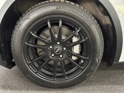 Tesla-Model Y