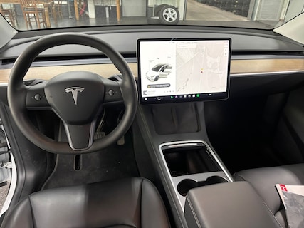 Tesla-Model Y