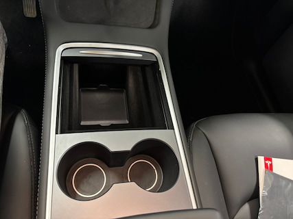 Tesla-Model Y