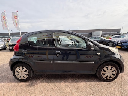 Peugeot-107