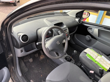 Peugeot-107
