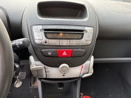 Peugeot-107