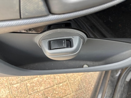 Peugeot-107