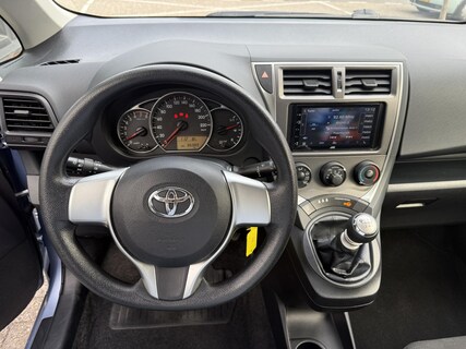Toyota-Verso-S