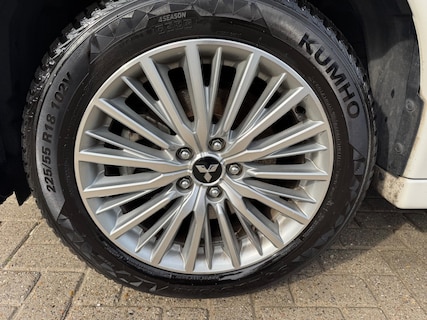 Mitsubishi-Outlander