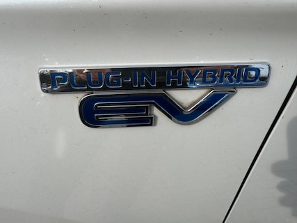 Mitsubishi-Outlander
