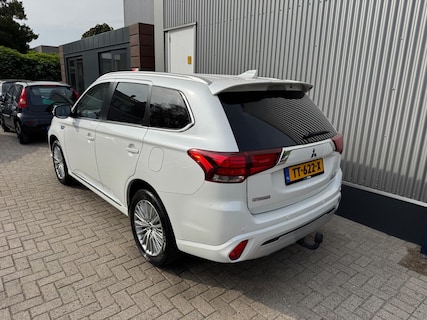 Mitsubishi-Outlander