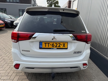 Mitsubishi-Outlander