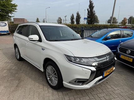 Mitsubishi-Outlander