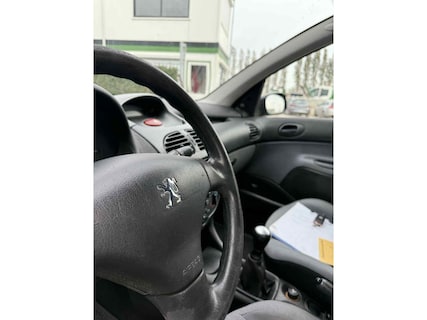 Peugeot-206