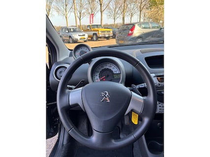 Peugeot-107