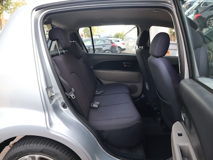 Daihatsu-Sirion