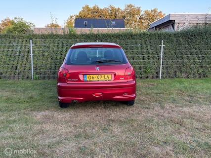 Peugeot-206