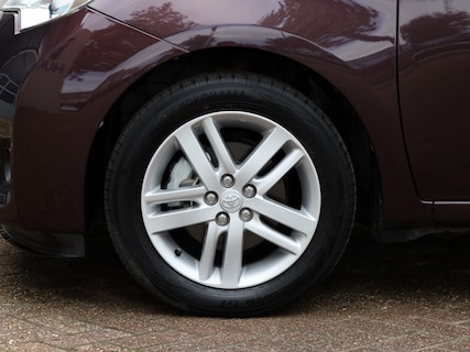 Toyota-Verso-S