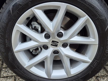 SEAT-Leon