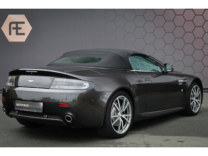 Aston Martin-V8 Vantage