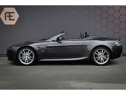 Aston Martin-V8 Vantage