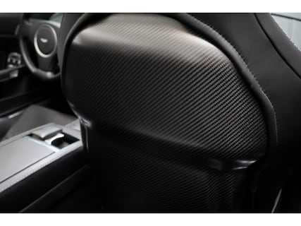 Aston Martin-V8 Vantage