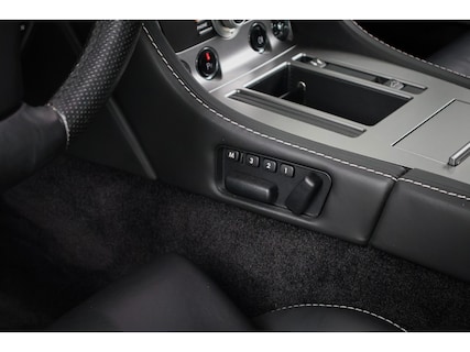 Aston Martin-V8 Vantage