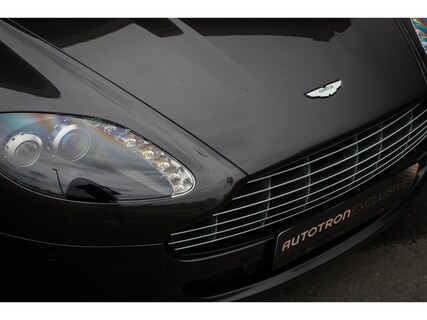 Aston Martin-V8 Vantage