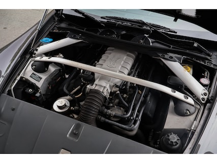 Aston Martin-V8 Vantage
