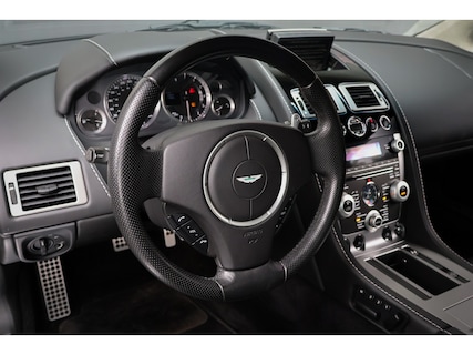 Aston Martin-V8 Vantage