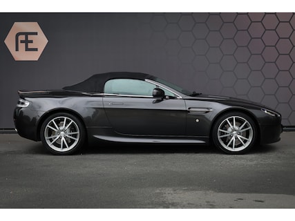 Aston Martin-V8 Vantage
