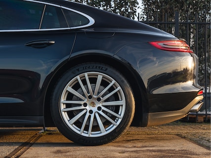 Porsche-Panamera