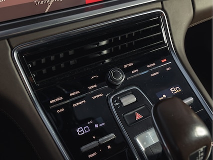 Porsche-Panamera