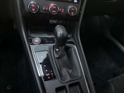 SEAT-Leon