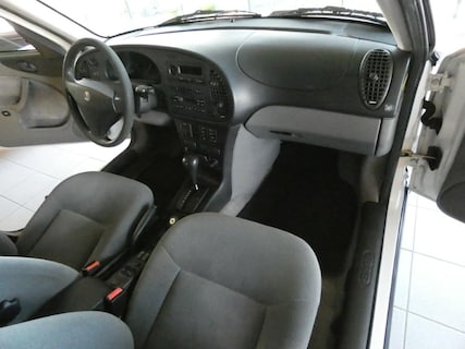 Saab-900